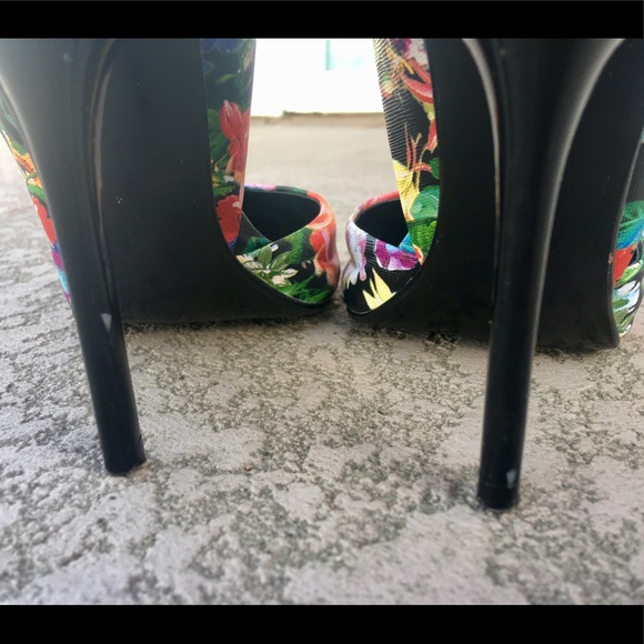 Floral heels - Picture 6 of 7